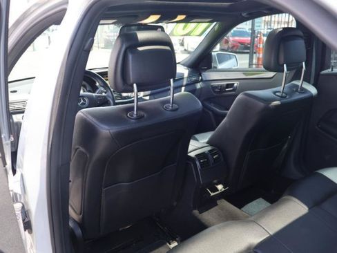 Used 2010 Mercedes-Benz E 350 4MATIC Sedan w/ Premium 2 Pkg image 23