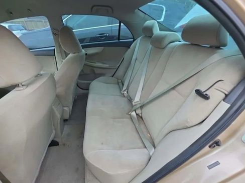 Used 2011 Toyota Corolla S image 6