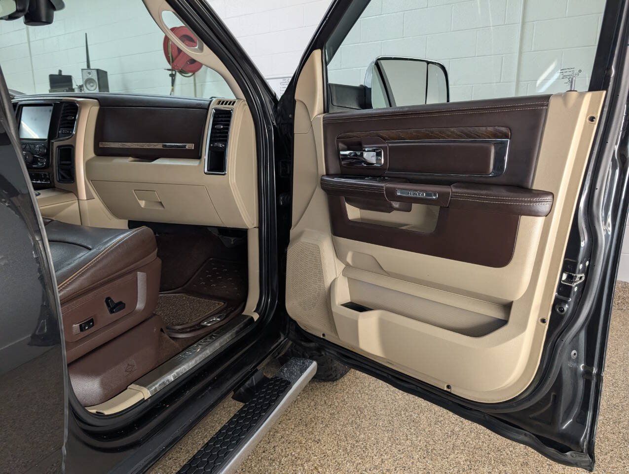 Used 2015 RAM 1500 Laramie Longhorn AWD/4WD image 18