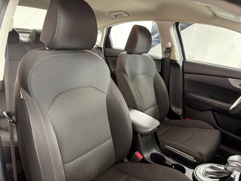 Used 2019 Kia Forte LXS FWD image 22