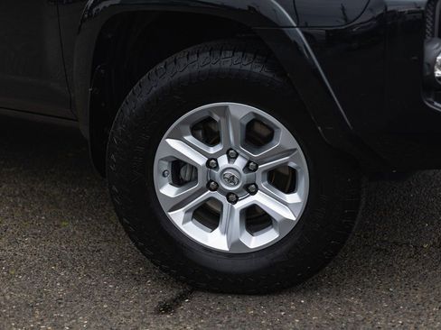 Used 2021 Toyota 4Runner SR5 Premium w/ Moonroof Package image 4