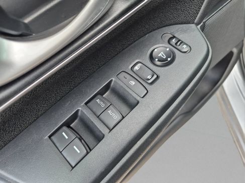 Used 2017 Honda CR-V EX image 16