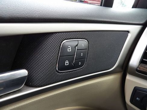 Used 2015 Ford Fusion SE w/ Equipment Group 202A image 22