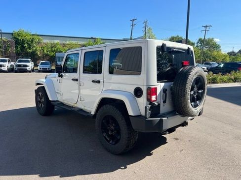 Used 2014 Jeep Wrangler Unlimited Sahara w/ Dual Top Group AWD/4WD image 7
