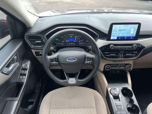 Used 2021 Ford Escape SE image 21