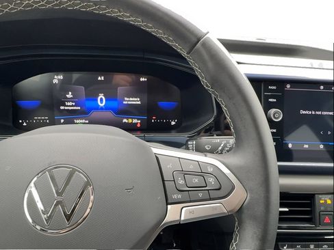 Used 2023 Volkswagen Taos SE FWD image 37