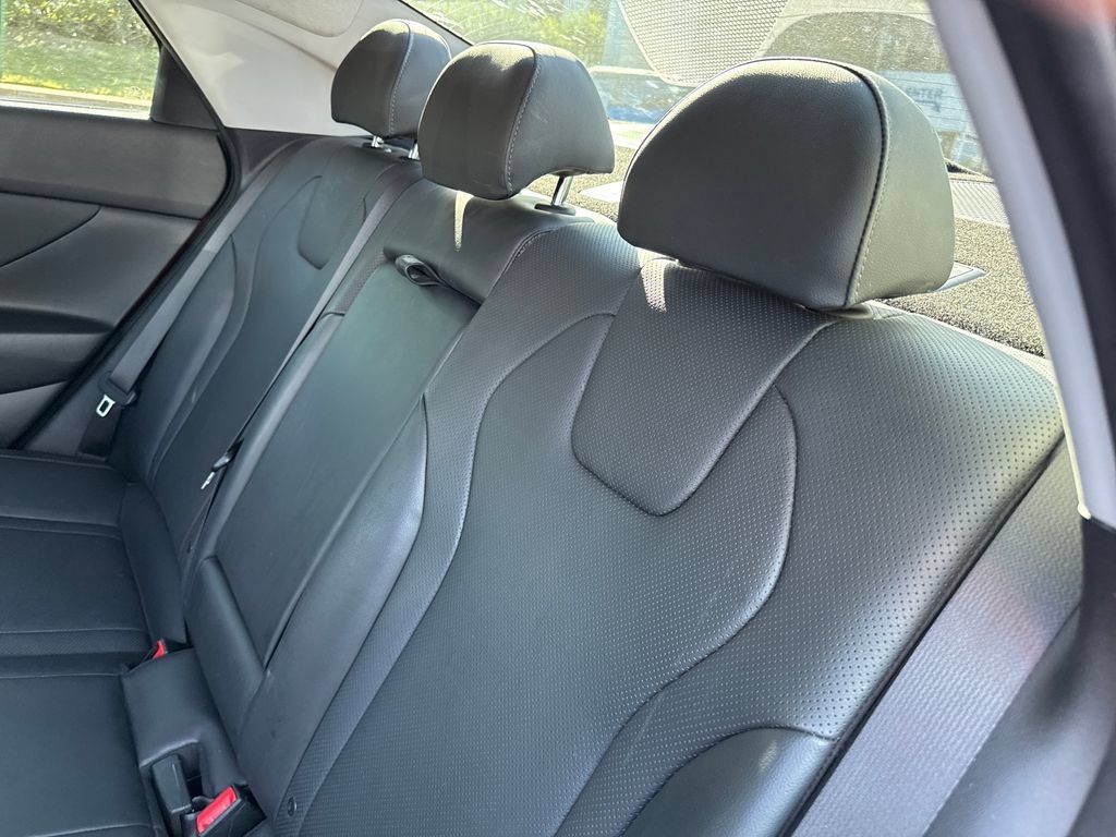 Used 2023 Hyundai Elantra Limited FWD image 22