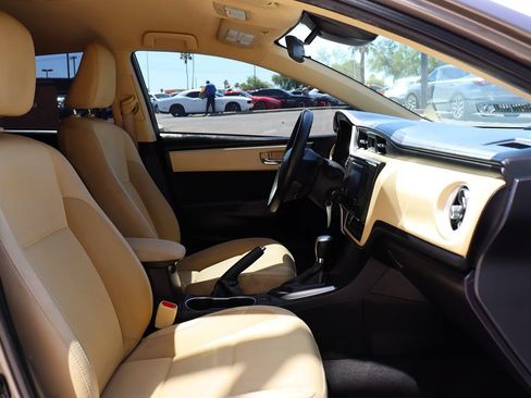Used 2018 Toyota Corolla LE w/ Carpet Mat Package (TMS) FWD image 33