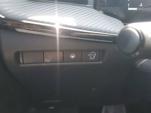 Used 2025 Nissan Kicks SR image 30