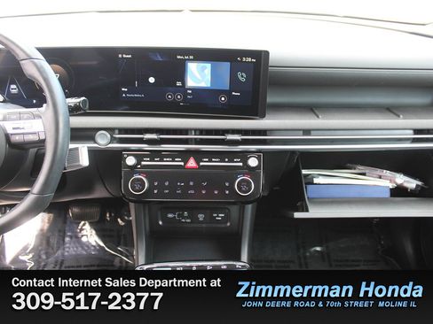 Used 2025 Hyundai Tucson Limited AWD/4WD image 17