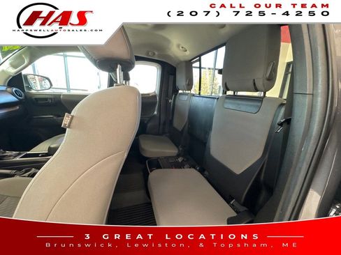 Used 2021 Toyota Tacoma SR w/ SX Package image 9