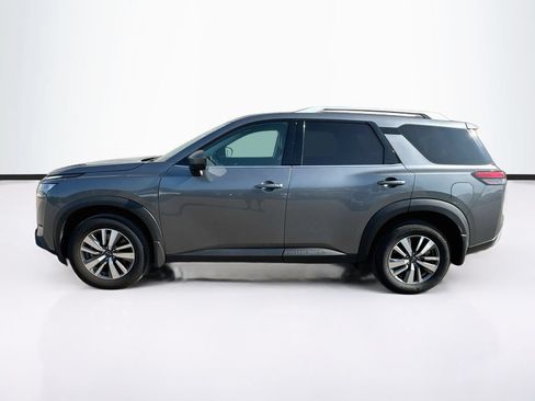 Used 2025 Nissan Pathfinder SL AWD/4WD image 8