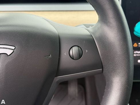 Used 2019 Tesla Model 3 Standard Range image 18