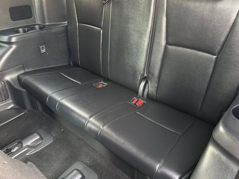 Used 2025 Toyota Highlander XLE image 15