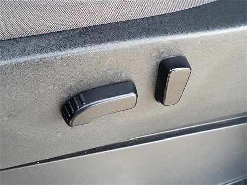 Certified 2023 Nissan Frontier SV w/ Midnight Edition Package image 23