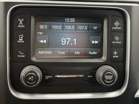 Used 2018 RAM 1500 Classic SLT AWD/4WD image 34