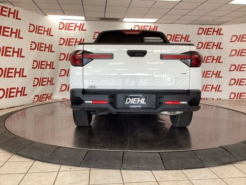 Used 2025 Hyundai Santa Cruz SEL AWD/4WD image 6