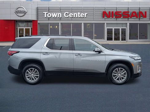 Used 2023 Chevrolet Traverse LT FWD image 8