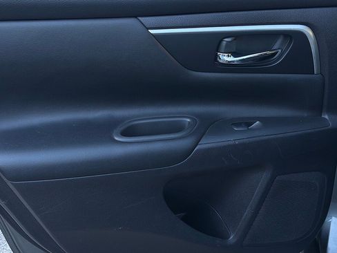 Used 2017 Nissan Altima 2.5 SV FWD image 9