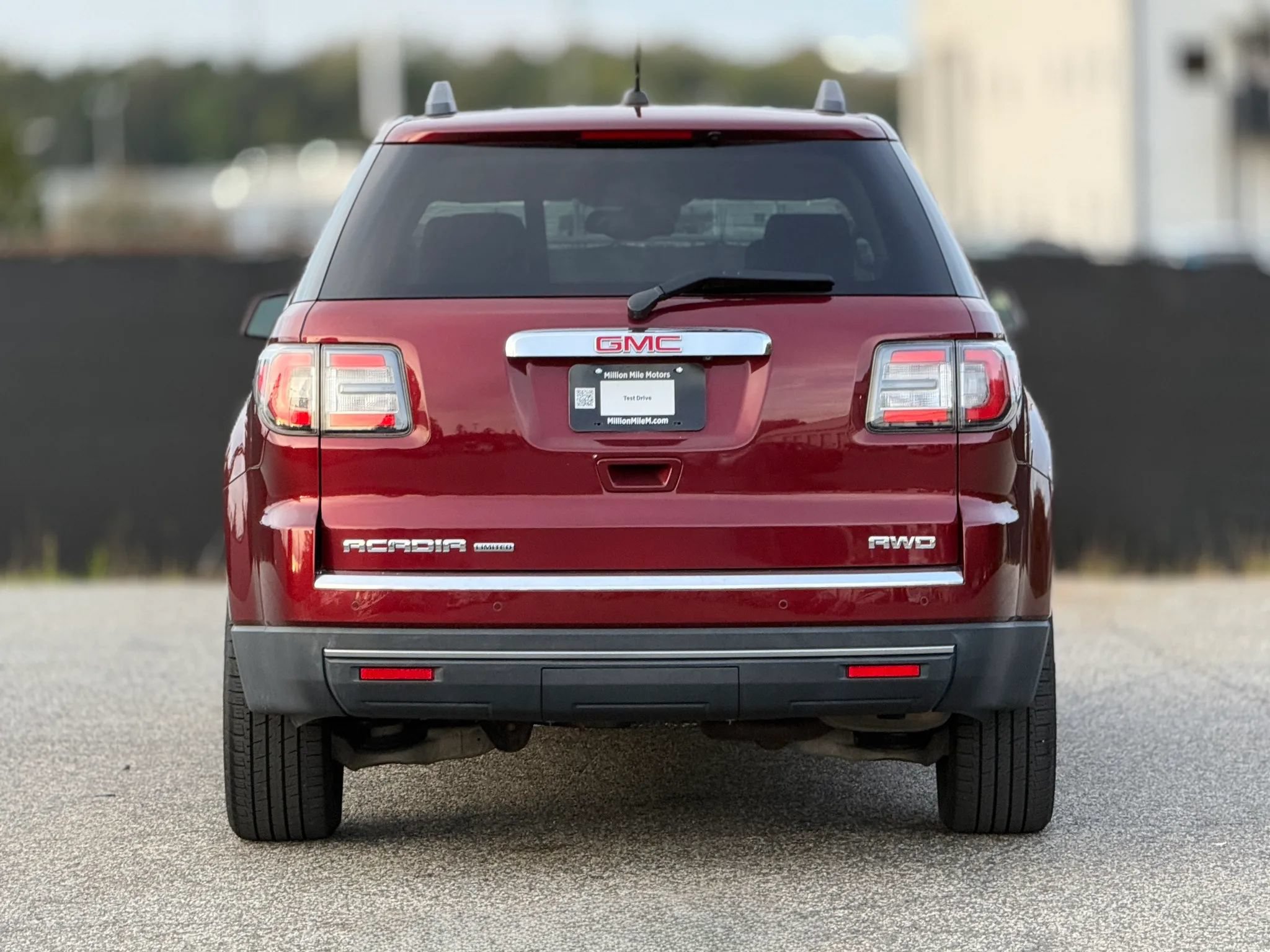 Used 2017 GMC Acadia Limited SLT AWD/4WD image 4
