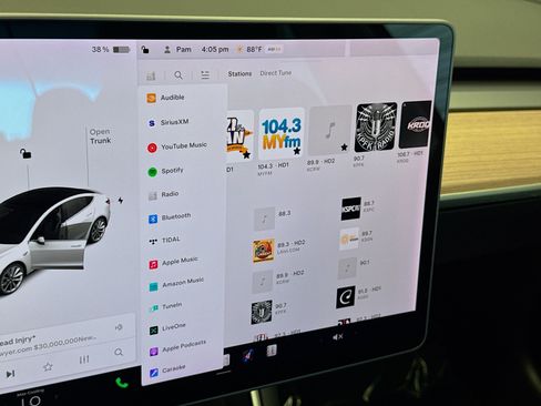Used 2020 Tesla Model 3 Standard Range Plus RWD image 11