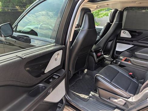 Used 2024 Lincoln Aviator Reserve w/ Equipment Group 201A AWD/4WD image 29