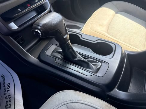 Used 2021 Chevrolet Colorado W/T w/ WT Convenience Package RWD image 18
