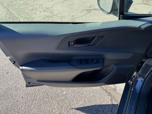 Used 2025 Toyota Prius LE image 18