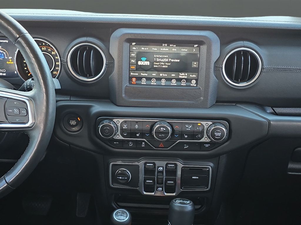 Used 2018 Jeep Wrangler Unlimited Sahara w/ Dual Top Group AWD/4WD image 12