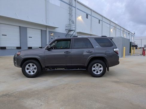 Used 2021 Toyota 4Runner SR5 Premium image 8