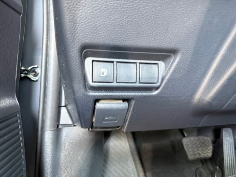 Used 2024 Toyota Prius LE FWD image 17