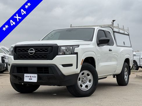Used 2024 Nissan Frontier S image 2