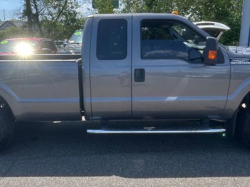 Used 2011 Ford F250 XLT w/ Snow Plow Prep Pkg AWD/4WD image 12