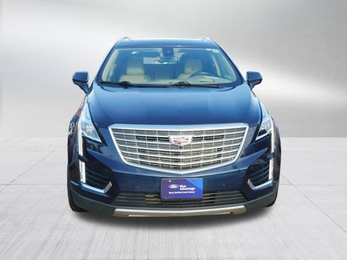 Used 2017 Cadillac XT5 Platinum image 2