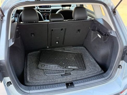 Certified 2025 Volkswagen Taos SE AWD/4WD image 11