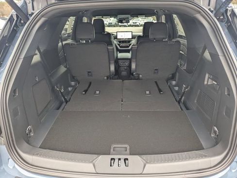 New 2026 Ford Explorer ST-Line w/ ST-Line Street Pack image 9