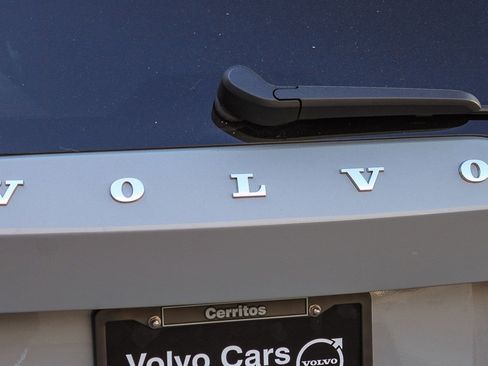 New 2026 Volvo V60 B5 Cross Country Ultra w/ Climate Package image 10