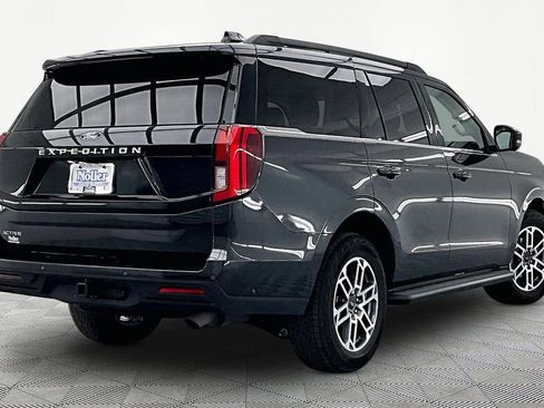 Certified 2025 Ford Expedition Active AWD/4WD image 2