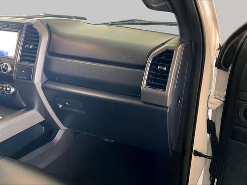 Used 2021 Ford Expedition XLT RWD image 16