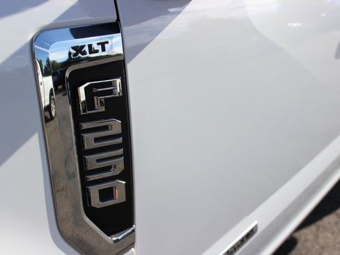 Used 2022 Ford F250 XLT w/ XLT Value Package AWD/4WD image 3