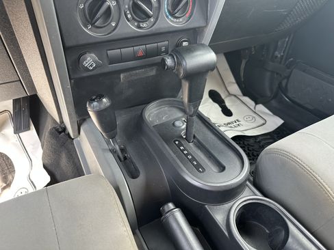 Used 2008 Jeep Wrangler X AWD/4WD image 10