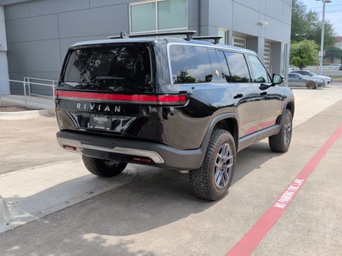 Used 2023 Rivian R1S Adventure AWD/4WD image 10