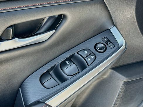 Certified 2025 Nissan Sentra SR FWD image 7