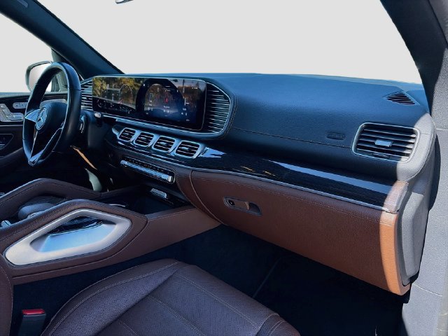 Used 2024 Mercedes-Benz GLS 450 4MATIC image 25