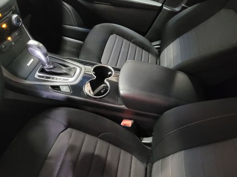 Used 2018 Ford Edge SE AWD/4WD image 26