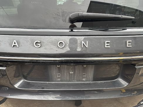Used 2022 Jeep Wagoneer Series I RWD image 13