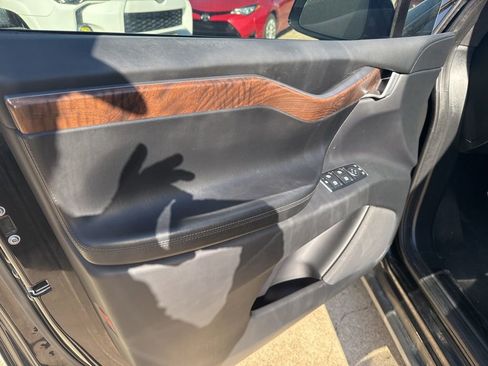 Used 2020 Tesla Model X Long Range image 11