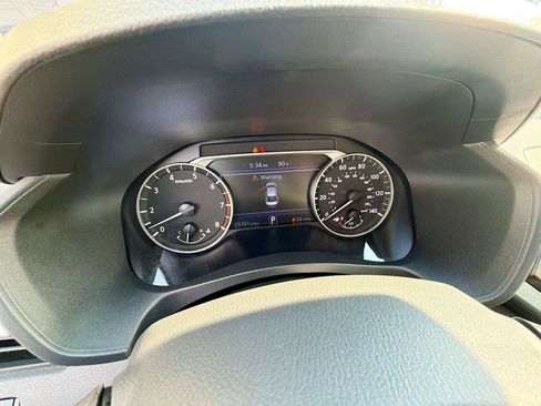 Used 2025 Nissan Altima 2.5 SV FWD image 37