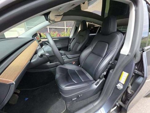 Used 2023 Tesla Model Y Long Range AWD/4WD image 5