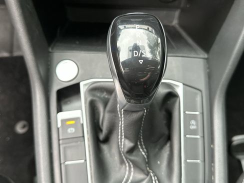 Used 2022 Volkswagen Taos SE FWD image 21